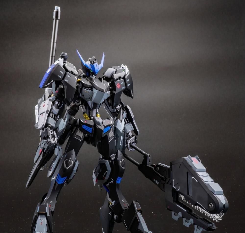 模玩控:黑色系配色,MG比例巴巴托斯第六形态高达模型
