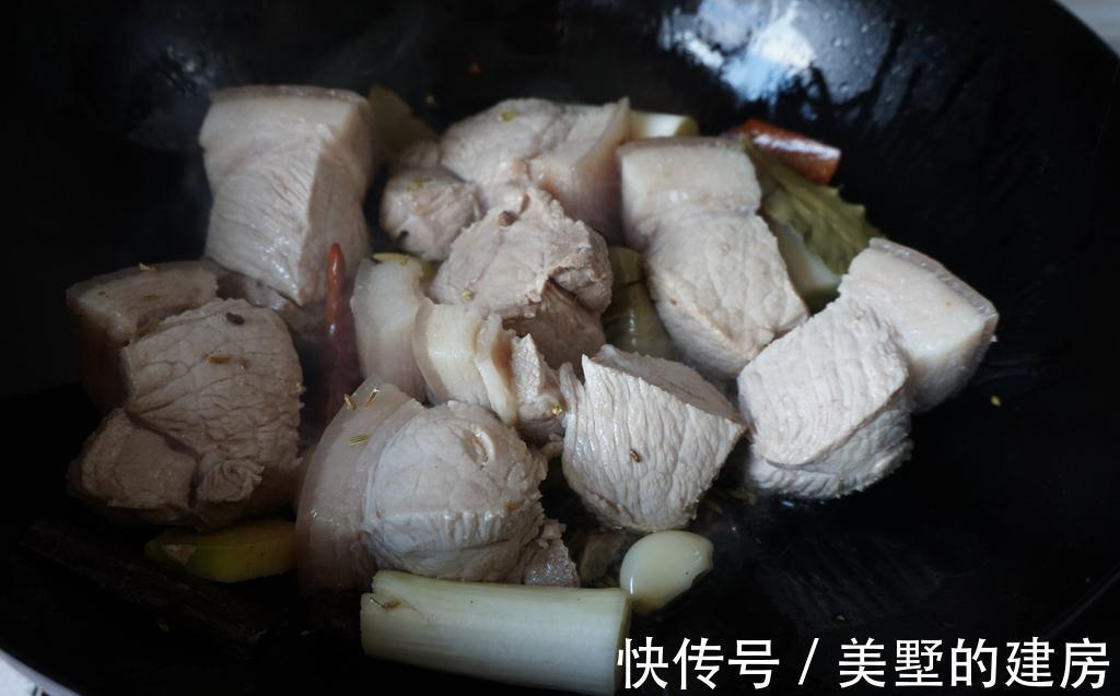 卤肉馅|在家蒸包子试试香菇卤肉馅,简单又美味,酱香味浓郁,太解馋了