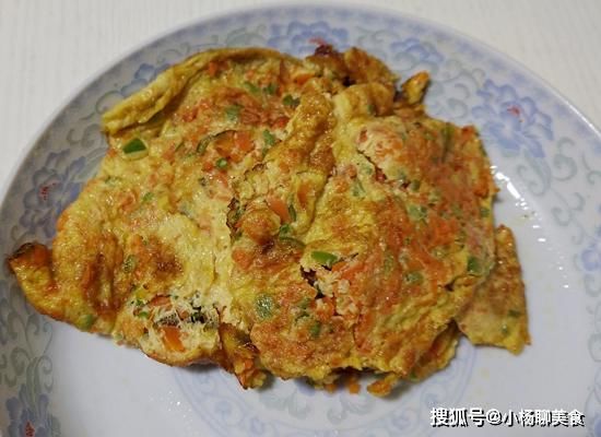 萝卜|胡萝卜别再炒着吃了，试试这样做，又香又嫩，上桌就抢光