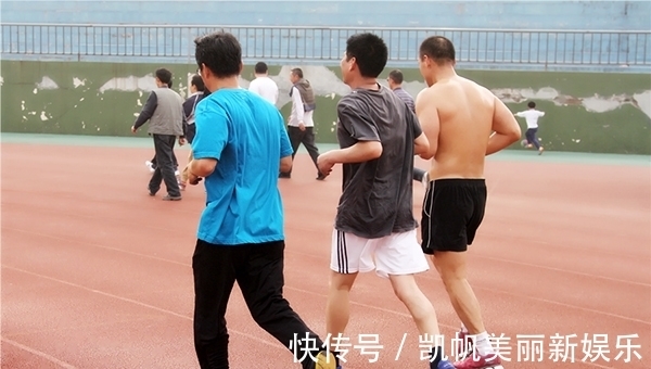 运动|调查约120万人:比游泳和跑步更好,挥拍类运动到底好在哪里?