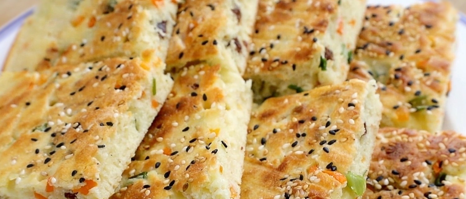 大米新吃法，加3个鸡蛋，不煮不蒸，酥脆又筋道，孩子抢着吃