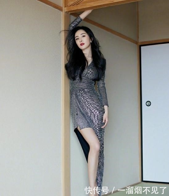 小蛮腰|杨幂的身材确实不错,穿搭更是扬长避短,凸显漫画腰和细长腿!