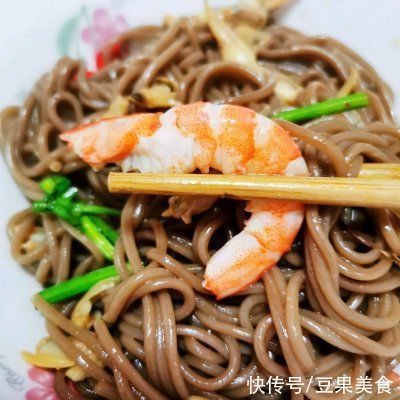 蛏子|大厨教我的捞汁小海鲜的做法，确实比我自己做的讲究