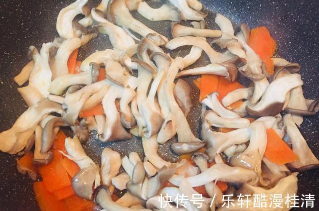 提高免疫力|教你一道青椒炒蘑菇，不但营养美味，香辣爽口，还能提高免疫力