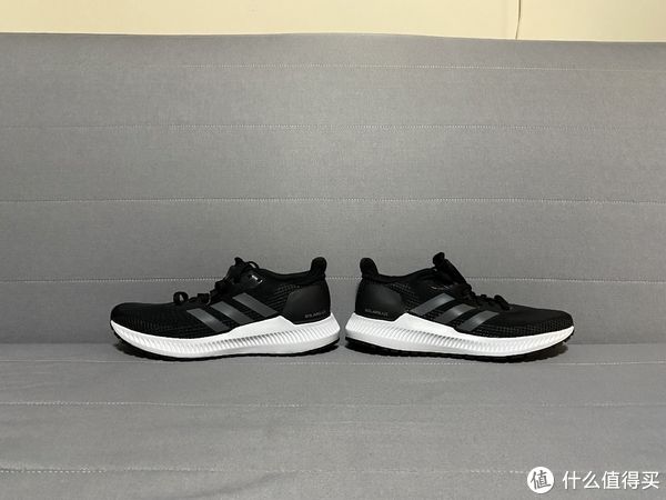 bounce 低调的adidas SOLAR BLAZE跑步鞋