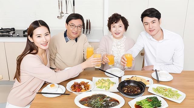 婆婆|新房刚装好,一下子挤进8口人,儿媳直接摊牌:我走还是你们走?