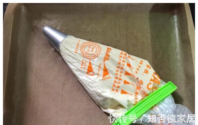 糯米粉还能这样吃，加个鸡蛋搅一搅，香酥软糯，一口一个太香了