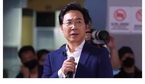 董书|《好声音10》关键时刻，才旺罗布打出关键一拳，疑似报复的一拳