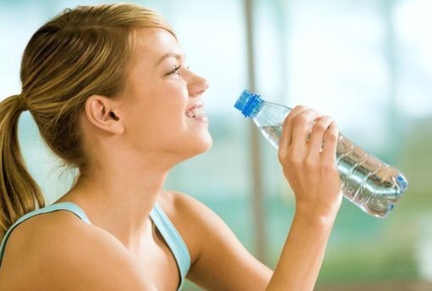 凉开水|早晨空腹喝水是错的营养师给出了答案以后不要乱喝了!