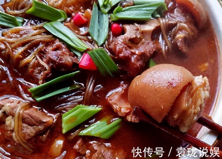 老姜|入冬,两样食材是绝配,炖上一锅,一边吃肉一边嗦粉,太香了
