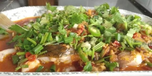 切成|这样做鱼,我们家隔三差五吃一次,永远也吃不腻