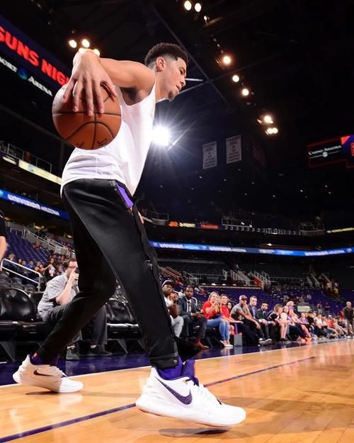 Kyrie Low 4曝光！没有气垫？