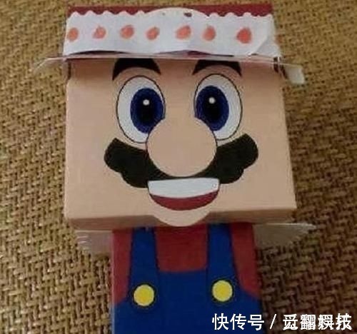 纸人|幼儿园孩子互赠礼物,花1千元换回“小纸人”,妈妈:太不公平了