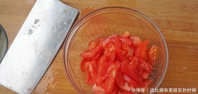 正月十五元宵节,家宴菜单已备好,5荤4素1汤上一桌,十全十美