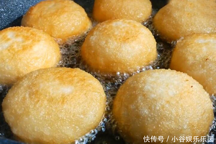  我做的炸糕不用炸，简单一做6分钟上桌，外酥里嫩，比糖糕还酥脆