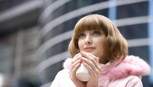 女人不想“老太快”，堅(jiān)持吃3種食物，有助美容、養(yǎng)顏、抗衰老