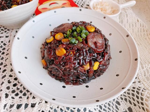 腊八遇上大寒来锅腊八饭，做法简单，有米有菜有肉荤素搭配更营养