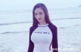  小姐姐|美女街拍：俊美的紧身牛仔裤小姐姐，秀出漂亮的姿态！