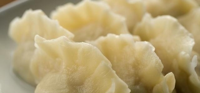 包萝卜饺子时，别放“此2物”，很多人会放，萝卜味道很怪还发苦