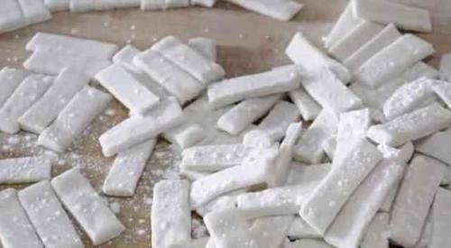 糯米粉百吃不厌的做法,开水一烫,大刀一挥,香甜酥脆,做法简单