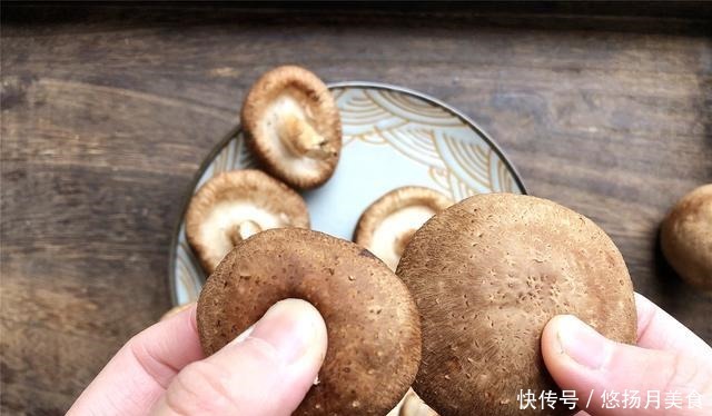 买香菇别只选大的,牢记4个诀窍,香菇鲜嫩好吃,一挑一个准
