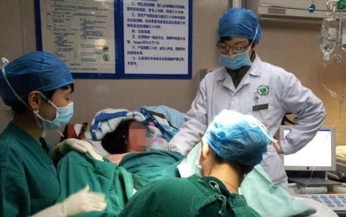 医生|6个月宝宝产钳印明显,奶奶找医生“算账”,医生的话让她脸红