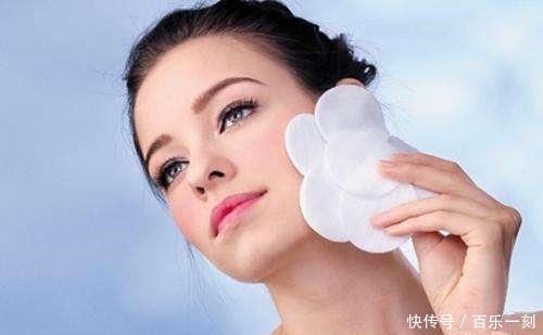 为什么要先涂乳液，再擦爽肤水美容师说出实情，还好我没跟风！