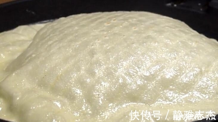 烙饼时，直接烙是大错特错，多加这一步，柔软又起层，30秒出锅