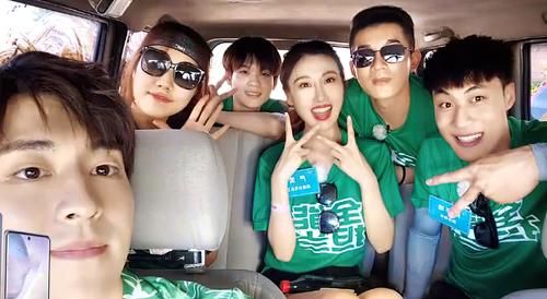 比賽|鄧倫為贏得比賽，主動抱起女嘉賓，手放位置堪稱是男友專屬