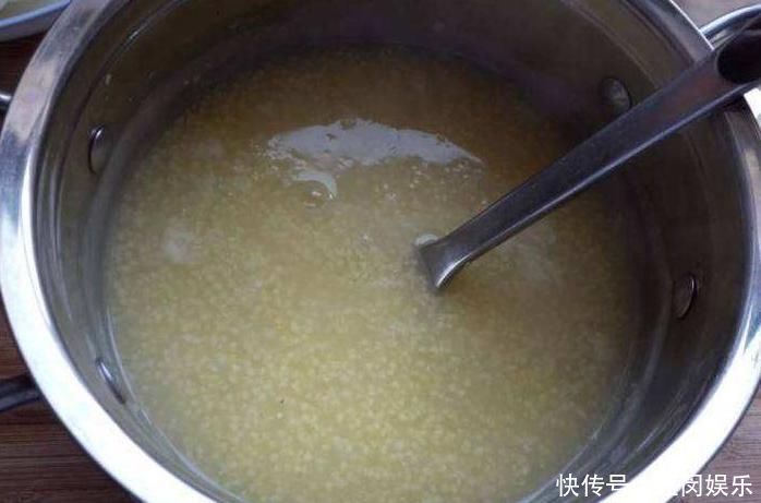 小米粥里要加一宝,为身体做大扫除,口臭不见,早知早健康