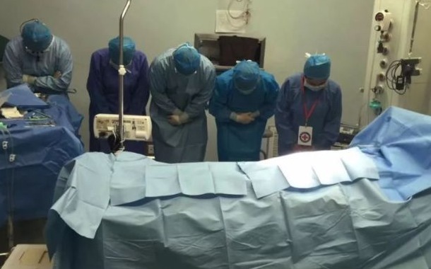 男子|45岁癌症男子，每天一杯“三七粉”，一年后离世