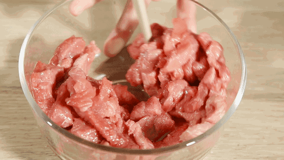 炒牛肉不够嫩滑?99% 的人都败在这一步上