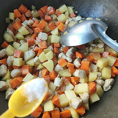 咖喱鸡肉芝士焗饭