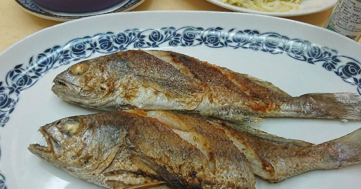 煎鱼时“最怕”先开火后倒油,60岁大厨教你1招,肉质鲜嫩不破皮