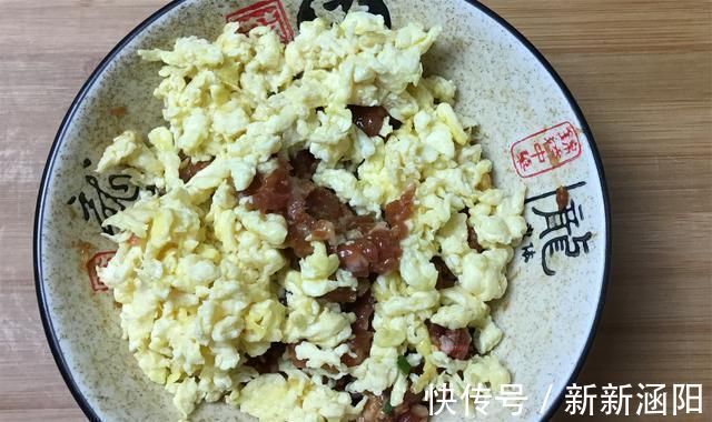 韭菜包子|韭菜包子馅不发黑有窍门,教你一招,做出来皮薄大馅好吃还好看
