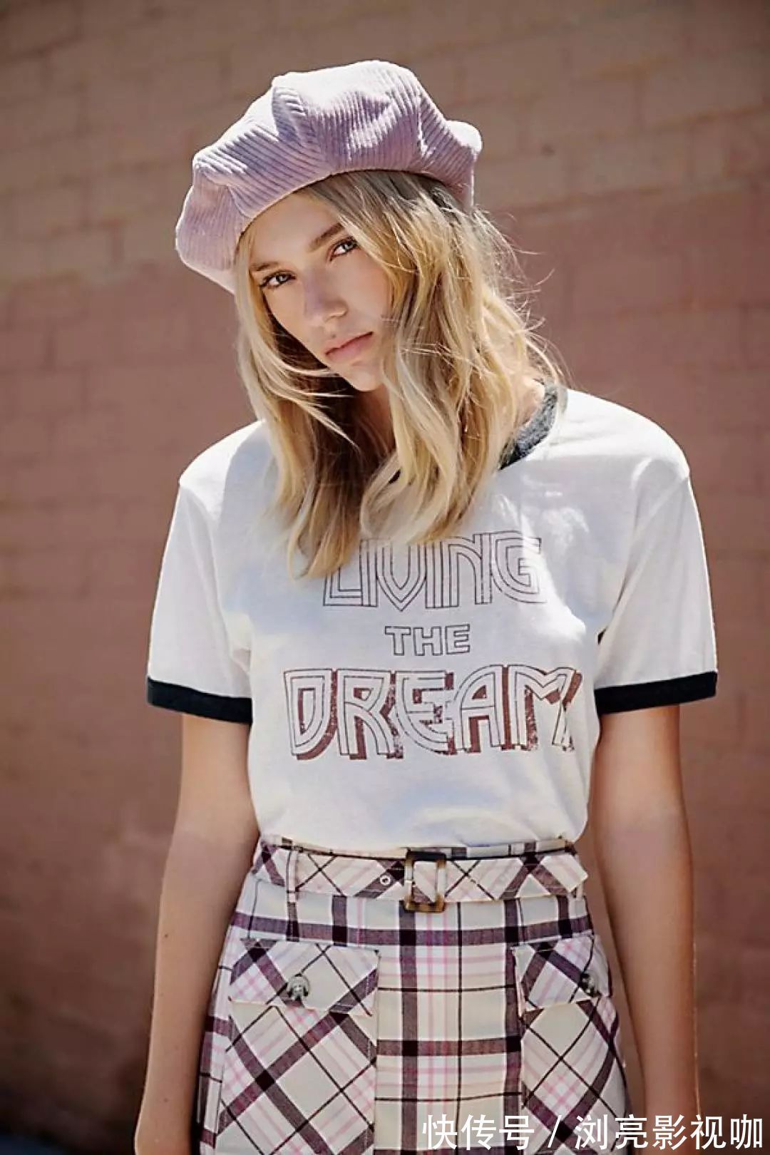 格纹贝雷帽 贝雷帽是小脸专属不,脸大的女生戴照样时髦,秋冬让你美上天