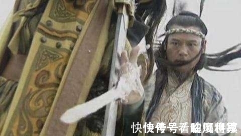 伪君子#华山派有一绝世神功,远胜辟邪剑谱,岳不群却视而不见偏要自宫