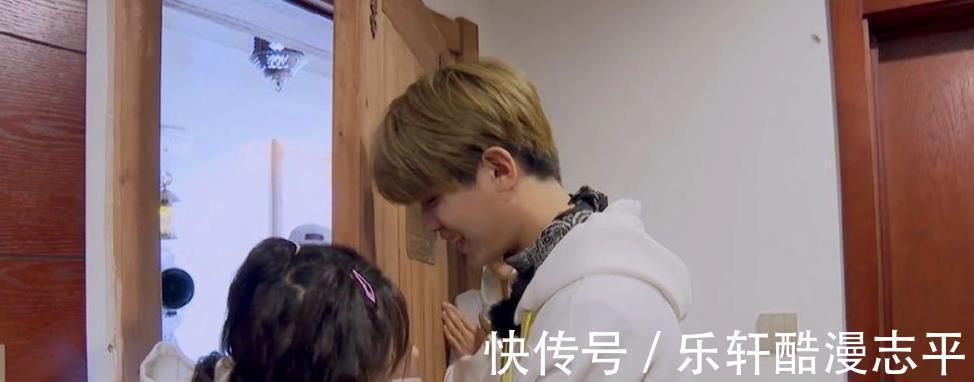 何炅|《極限挑戰(zhàn)寶藏行》開播，何洛洛真名上熱搜，曾被誤會是何炅親戚