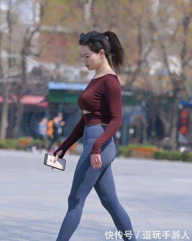 格子衬衫 瑜伽裤展现独特身材魅力,带来时髦触觉,耐看又精致!