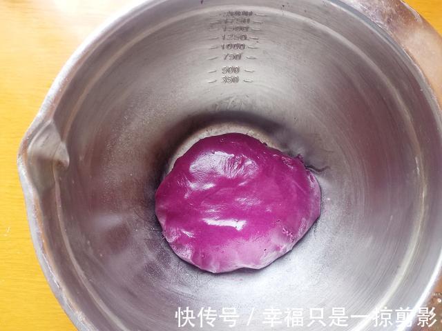 面粉别做馒头了,试试此款点心,个人觉得比馒头好看还好吃,真香