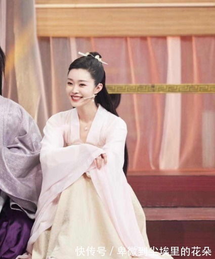 《王牌》迎来史上最惨明星，不仅镜头少，还成为了跑腿的