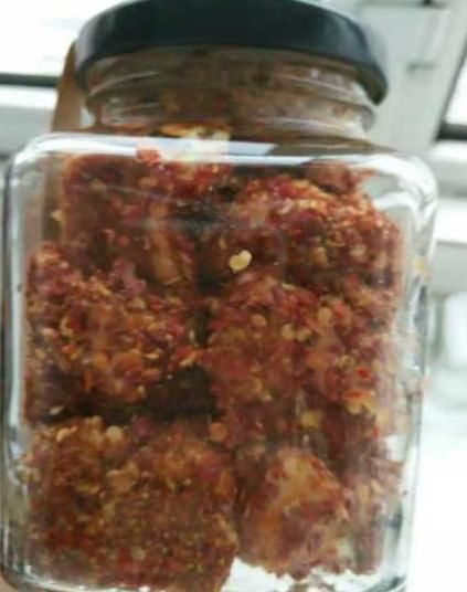 想吃腐乳不用买,教你在家轻松做,5块钱做一罐,香辣过瘾又下饭