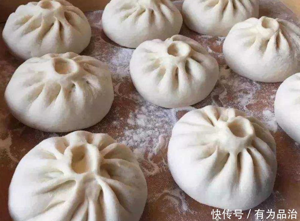 天冷蒸包子有窍门,掌握这几个技巧,包子又松又软,不塌陷不回缩