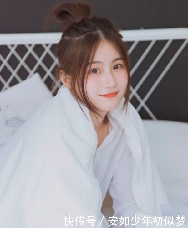 瓜子脸|小姐姐超厚刘海挡脸,一张瓜子脸精巧可爱,图四没刘海却意外的美