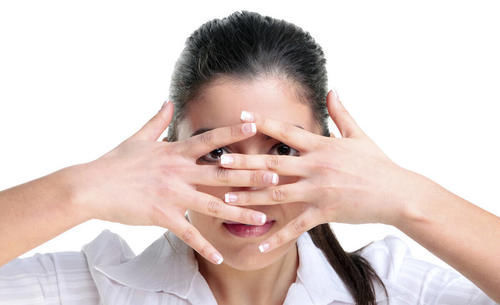 眼部|眼睛总是疼痛是怎么回事？引起眼睛痛的5种眼病要警惕