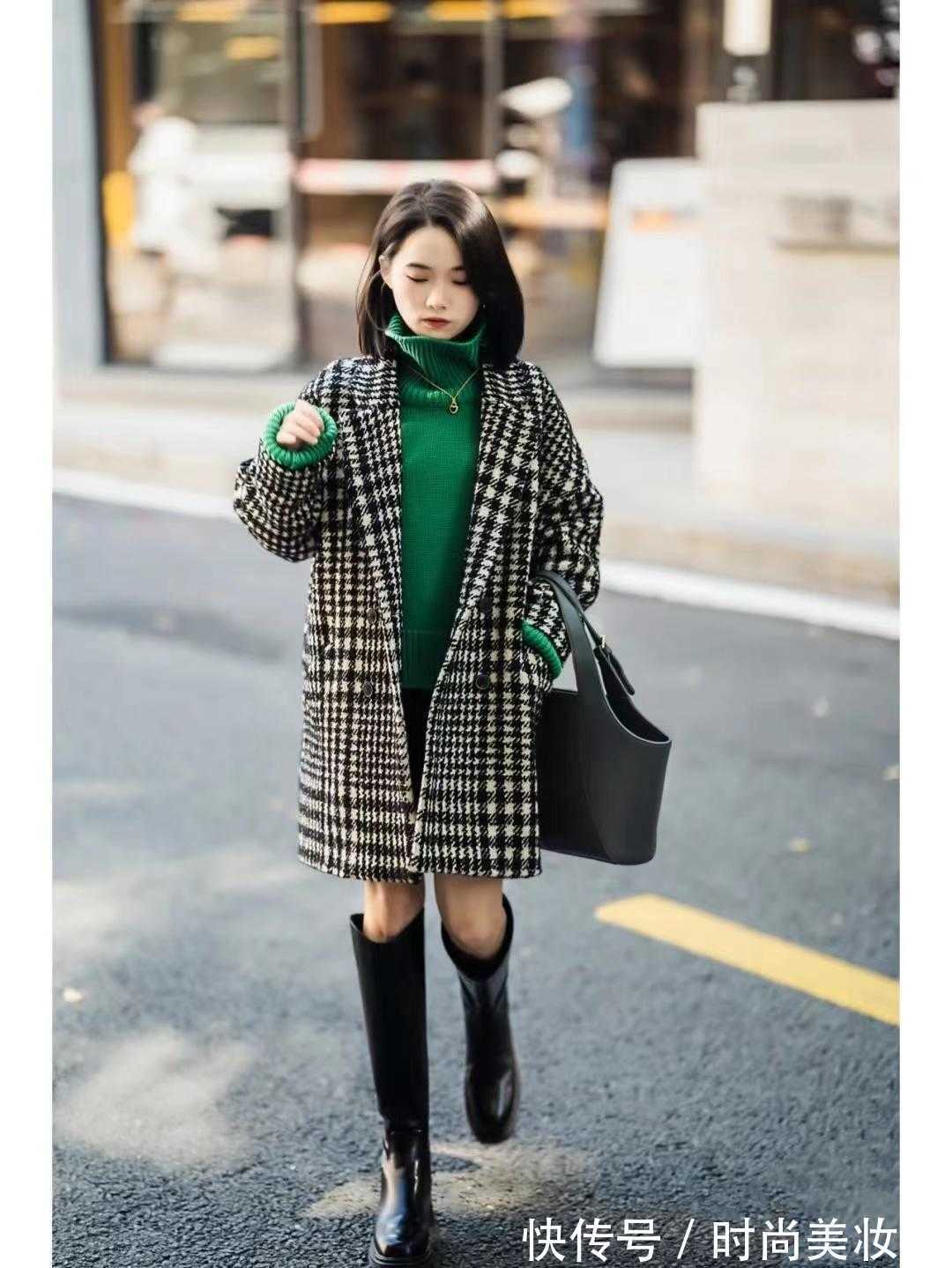 大衣 小个子“大衣+毛衣+长靴”太好看了,时髦显高不说,还很高级