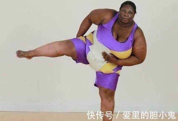 民族服饰|英国女相扑国手,体重406斤,曾花900万招上门女婿,43岁无人敢娶