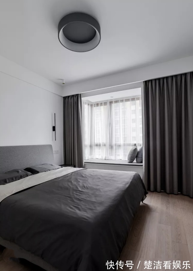 全屋|装修时房门别装单开门了,他家这么设计,让全屋瞬间放大一倍