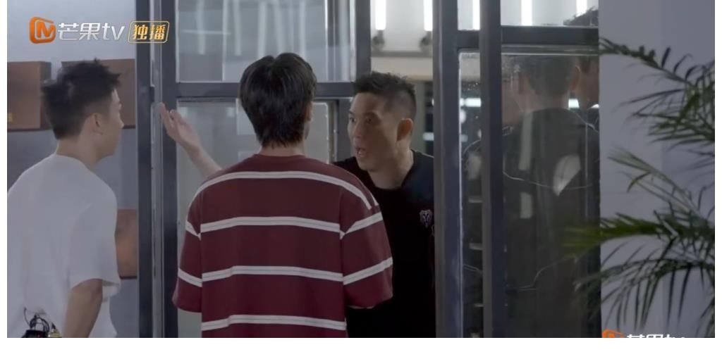 张云龙|《披荆斩棘》全新玩法，反转不断，部落联手对抗，张晋变抢手货！