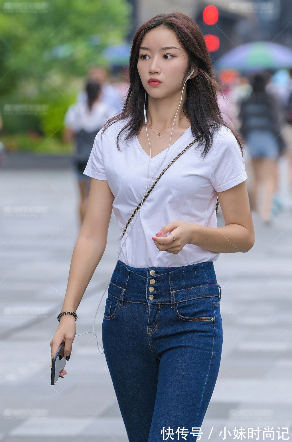 小姐姐 高腰牛仔裤,休闲时尚又百搭,轻松穿出高挑纤细的美,简约又大方